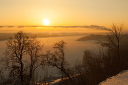Sunrise over the river / ***