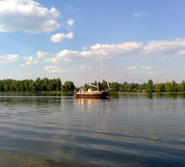 yacht / ***