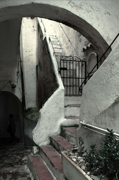 Italian Courtyard / ***