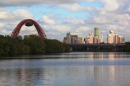 Scenic Bridge / ***