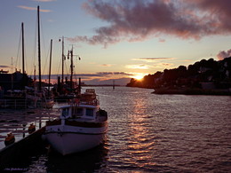 Sonnenuntergang an der Elbe / Hamburg