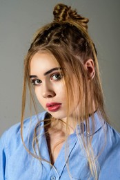  / ***