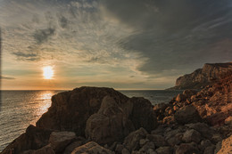 Evening at Sea / ***