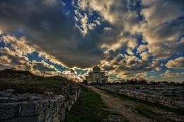 The road to the temple / ***