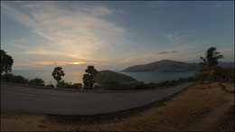 Road to the sea / ***