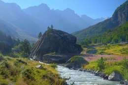 Morning in the mountains / ***