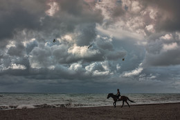 Cloudy evening / ***