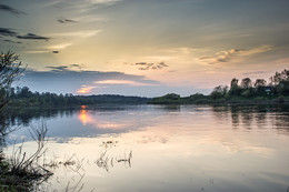 A quiet evening. / ***