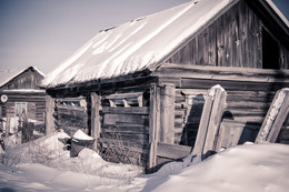 Abandoned house / ***