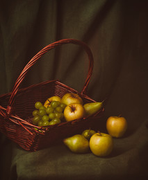 Still Life with Apples / ***