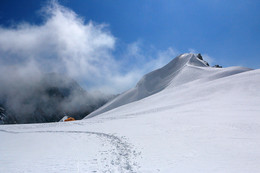 Glacier Mensu / ***