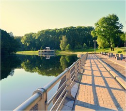 Morning on the waterfront / ***