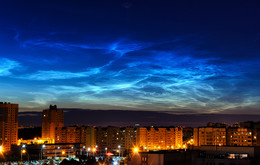 Noctilucent clouds / ***