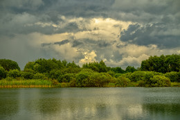 Before the rain / ***