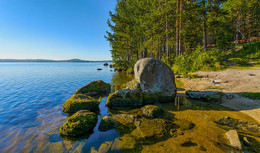 Rocky shore / ***