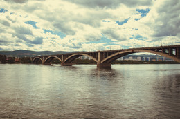 Communal Bridge / ***
