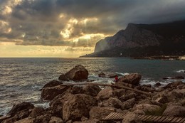 Evening at Sea / ***