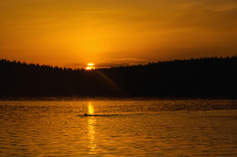 Sunset on the lake / ***