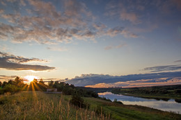 Sunset over the Dvina / ***