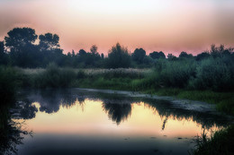 Night was falling. / ***