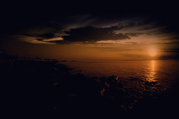 Sea ​​sunset / ***