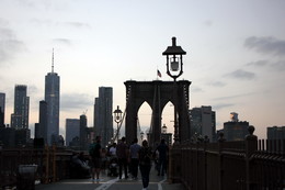 The Brooklyn Bridge / ***