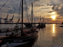 Sunset on the Elbe / 2018
