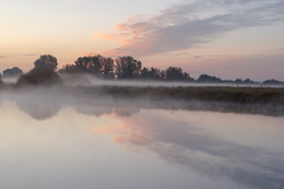 Dawn / ***