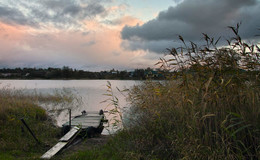 "Oh, the sky breathed autumn ..." / ***