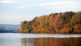 Autumn on the Oka River. / ***