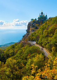 The road to the temple / ***