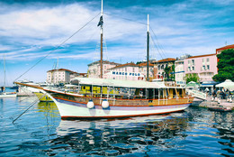 In Port / ***