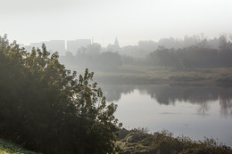 in the autumn mist / ***