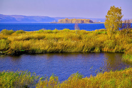 Autumn colors of nature. / ***