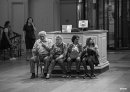 on the bench / ***