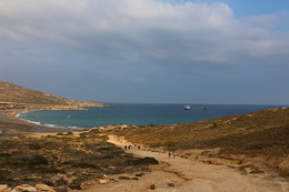 Road to the sea / ***