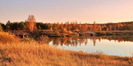 Autumn evening on the shore / ***