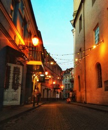 it was the evening / ***