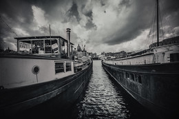 Ships / https://www.instagram.com/arkadiy_kurta/