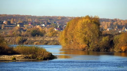 Autumn on the Oka River. / ***