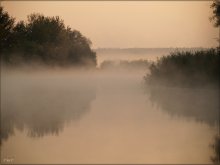 Peachy morning by the river ... / --------------