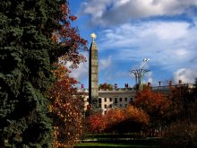 Victory Square / ***