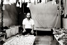 Night seller / ***