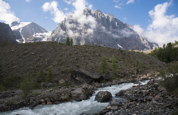 Mountain stream / ...
