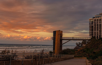 Sunset over the sea / ***