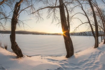 Sunset outgoing year / ***