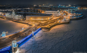 Arrow of Vasilevsky Island / ***