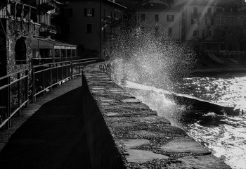 storm on a sunny day / ***