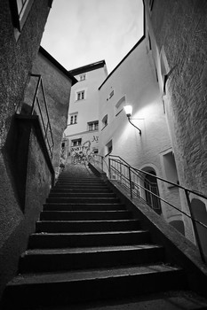 Black and white / ***