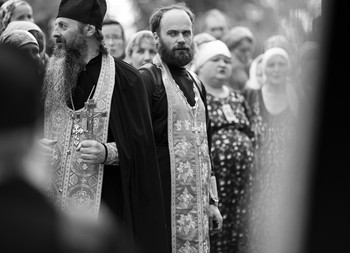 Black and white / ***